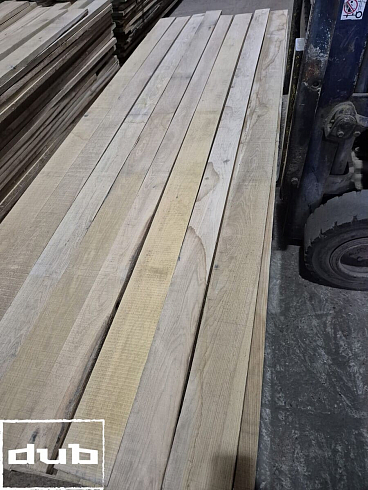 Доска дуба сухая обрезная 0-1 сорт 800-1490х150х32